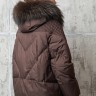 Пуховик с натуральным наполнителем (90% пух,10% перо), капюшон отделка енот. Арт.085 РТ-11040