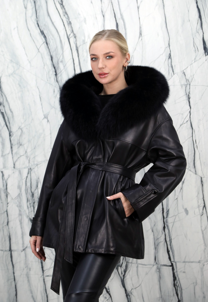 Куртка из натуральной кожи, капюшон отделка мех песца. Арт.25732 РТ-10773