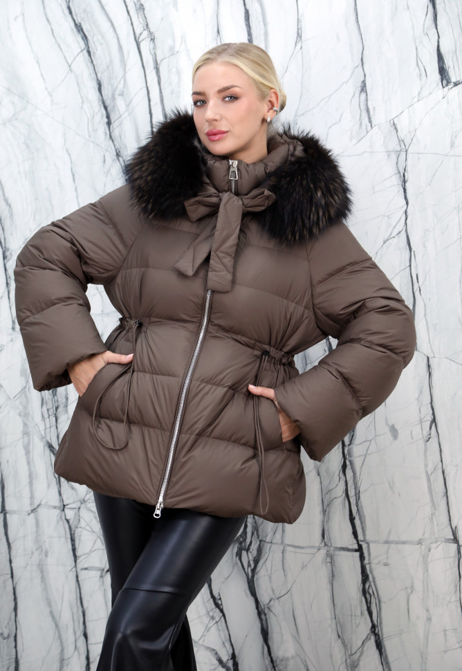 Пуховик с натуральным наполнителем (90%пух,10%перо), капюшон отделка енот. Арт.М8151 РТ-10497