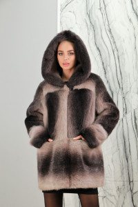 Шуба из меха нутрии, капюшон., деграде коричневый, 80 см. Арт. Ф-14   РТ-7479