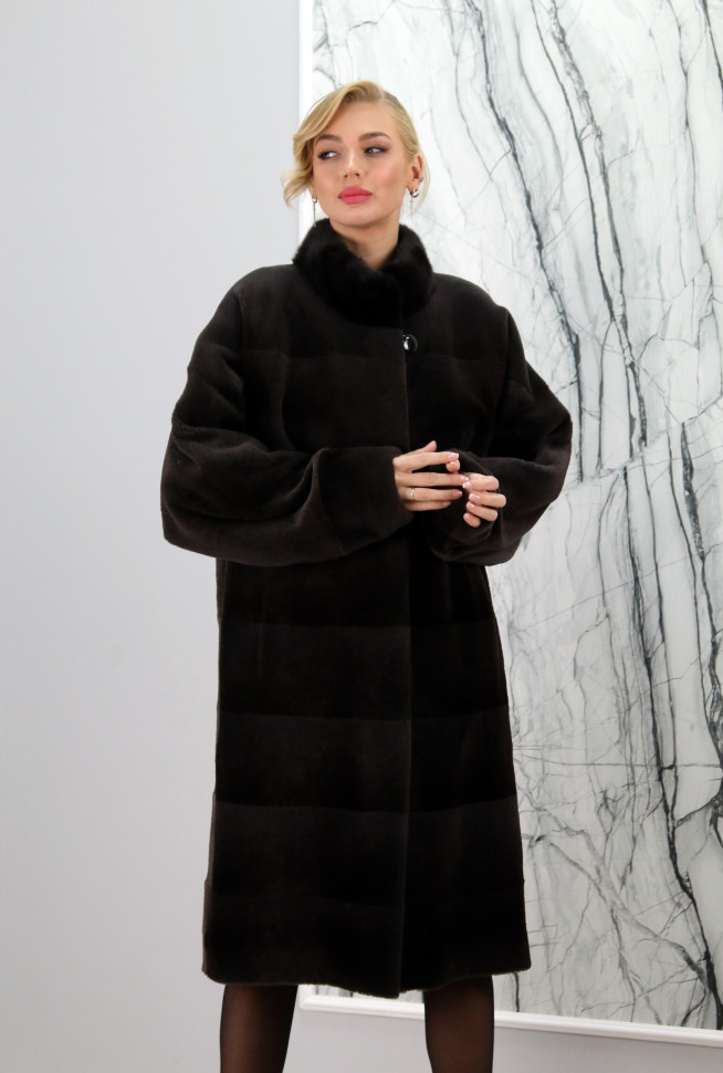 Шуба из меха болотного бобра,ворот отделка норка. ФАИНА РТ-4410