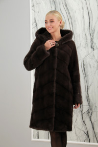 Шуба из меха норки, капюшон, капучино, 100 см. Р-1810 РТ-7699