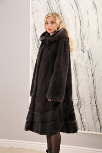 Шуба из меха аукционной норки с капюшоном. ZX-2001 PT-6397