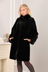 Шуба из меха стриженной австралийской овчины. Отделка ворот, манжеты - норка NAFA. Арт. Кристелла, РТ-5065