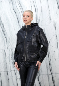 Куртка из натуральной кожи, на замке/капюшон. Арт.YM-503 РТ-7654