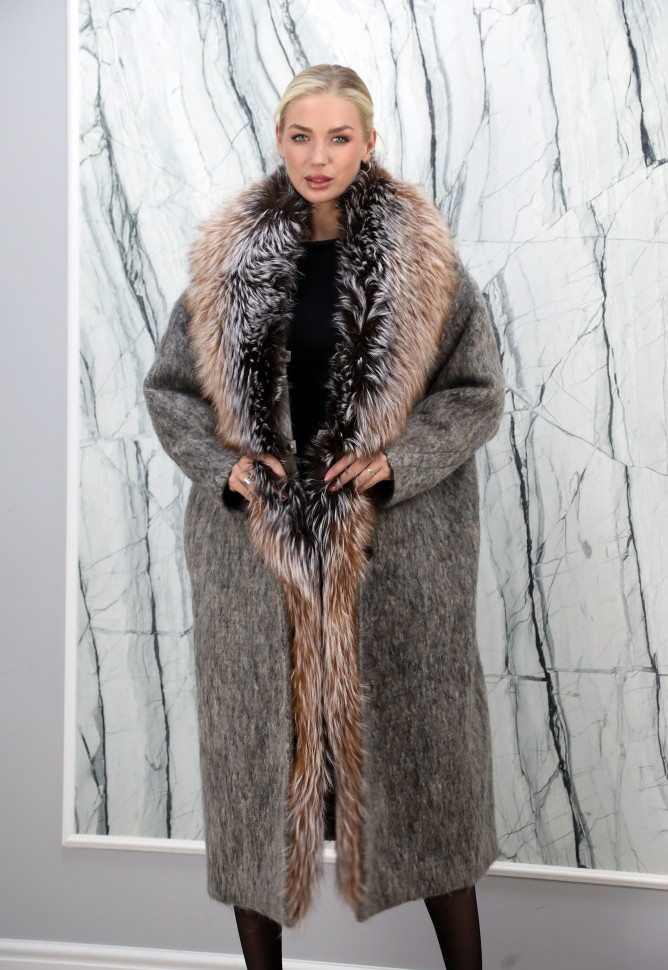 Пальто зимнее из натуральной шерсти, с натуральным утеплителем(гусиный пух), ворот/борт аргентинская чернобурая лиса. Арт.85782 РТ-10527