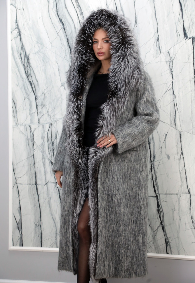 Пальто зимнее из натуральной шерсти, с натуральным утеплителем(гусиный пух), капюшон/борт аргентинская чернобурая лиса. Арт.85783 РТ-10525