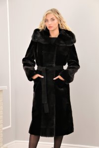 Шуба из меха стриженной поярковой овчины. Капюшон, борт - норка NAFA. Арт. Джульетта, РТ-5801 