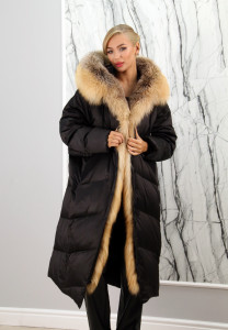 Пальто утепленное (гусиный пух 100%), капюшон отделка из меха лисы. Модель подойдет до 54 размера. Артикул 23А6236, РТ-8881