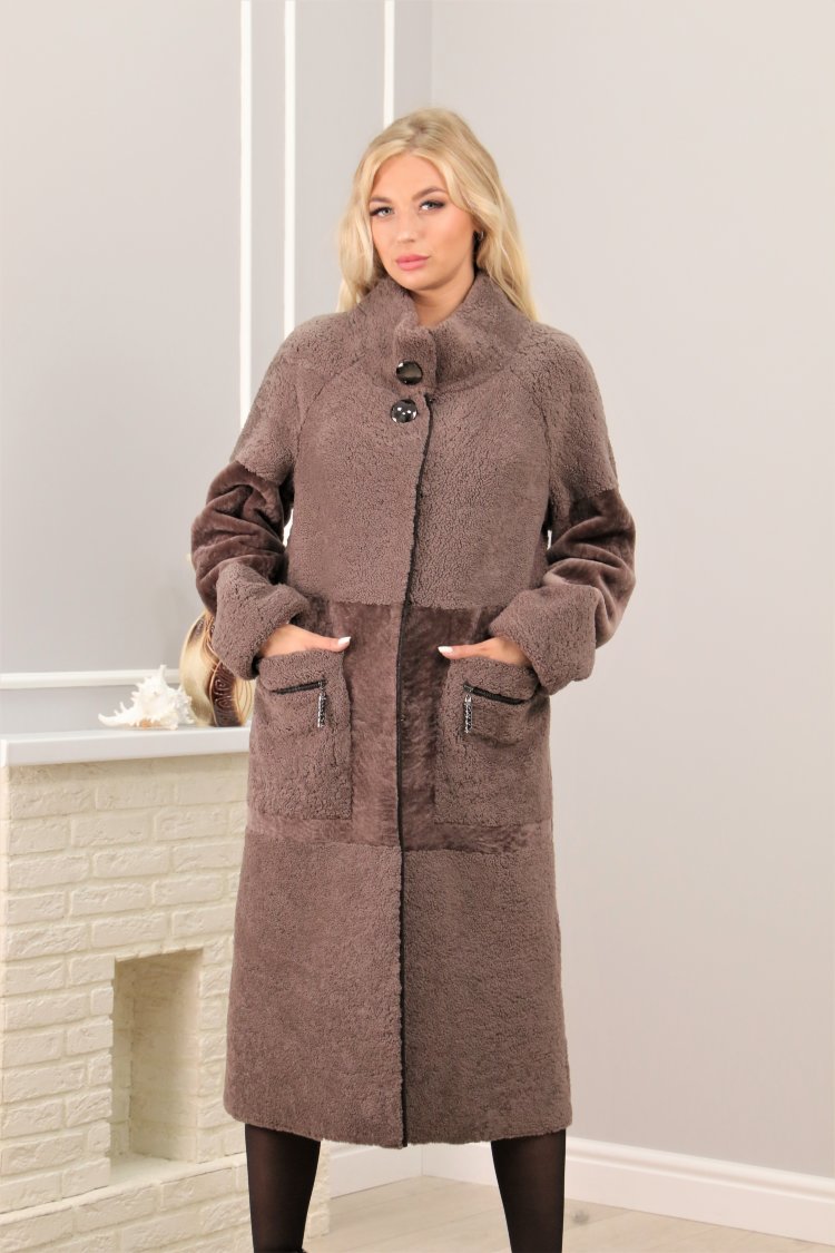 Том керли шуба. Мех мутона керли. Овчина керли что это такое. Шубы alcato из овчины керли. Шубы из овчины керли.