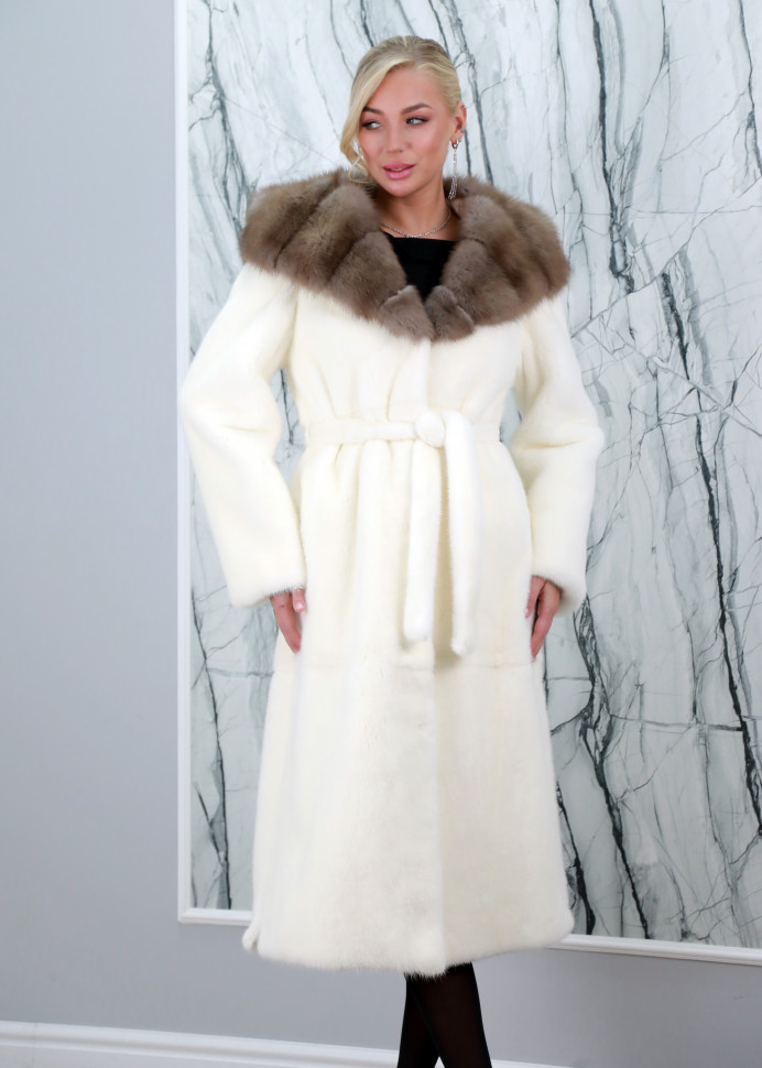 Шуба из меха аукционной американской норки, капюшон мех куницы. Арт. Классика РТ-9907